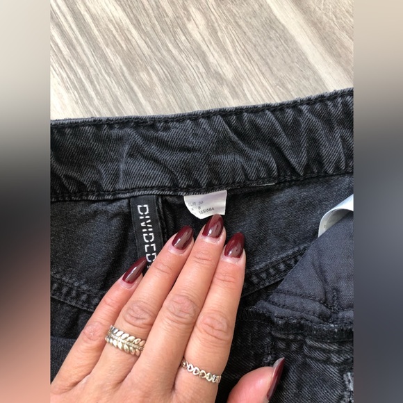 H&M Shorts - Picture 3 of 3